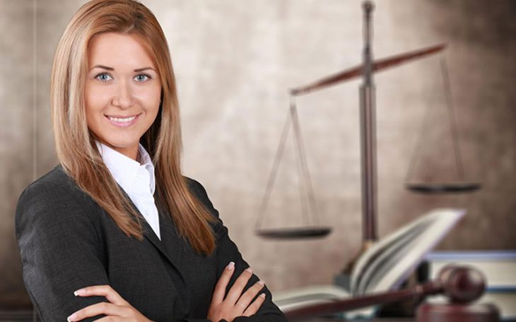 وکیل خانم در کرج