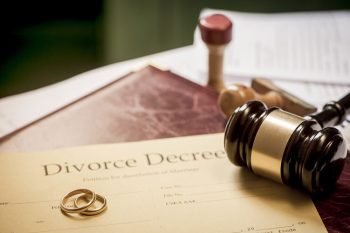 وکیل خانم برای طلاق در کرج